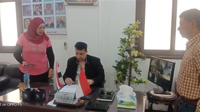 لتغيبهم عن العمل.. رئيس مركز طهطا يحيل بعض العاملين في وحدة طب الأسرة بقرية بنجا للتحقيق 