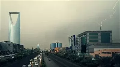الطقس في السعودية.. أمطار رعدية وتفاوت في درجات الحرارة