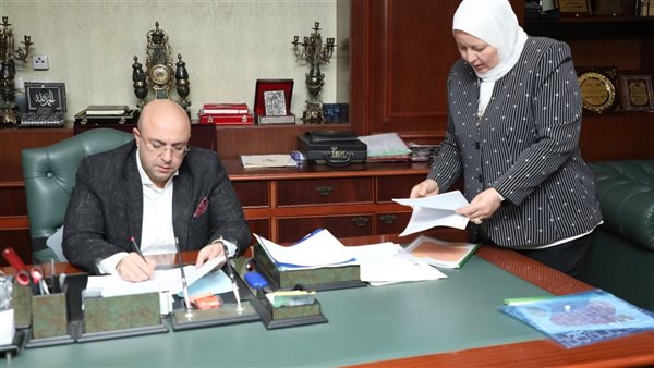 محافظ بني سويف ووكيلة