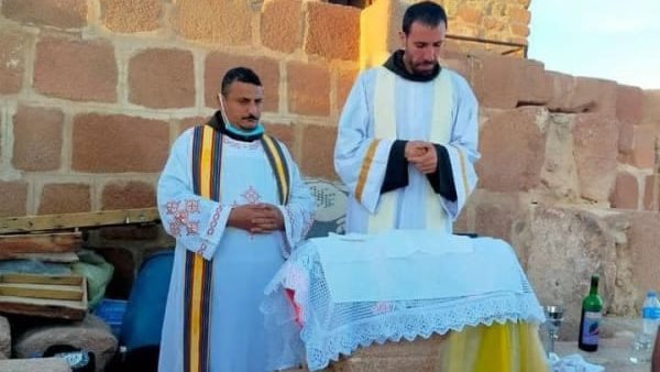 الحج المسيحي بدير