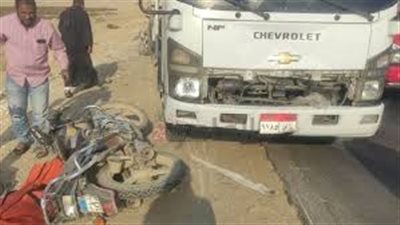 السير عكس الاتجاه.. مصرع ربة منزل في تصادم دراجة بخارية وسيارة نصف نقل بسوهاج