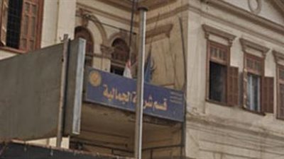 الناس بتقول له ربنا يعوض عليك.. بائع يشنق نفسه داخل غرفة نومه بسبب العقم في الجمالية