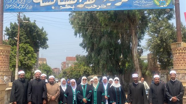 واعظات بالأوقاف يقدِّمْنَ