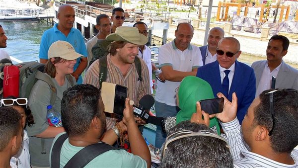 جانب من جولة المحافظ