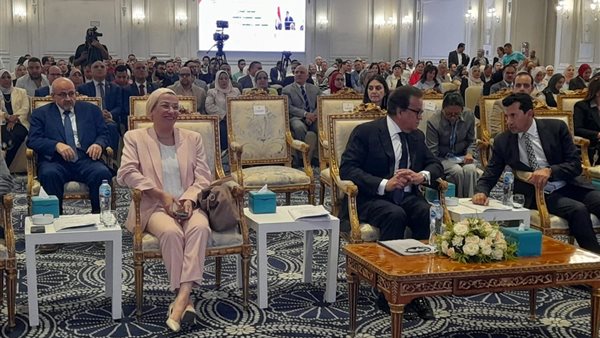 جانب من المؤتمر 