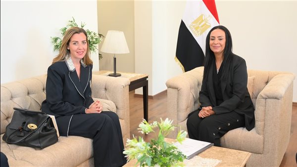 وزيرة التضامن والمديرة