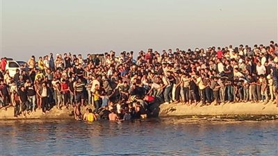 مصرع شابين وإصابة 5 آخرين إثر انقلاب سيارة في ترعة السلام بدمياط