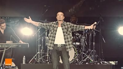 تأكيدًا لـ القاهرة 24.. عمرو دياب يعلن تعاقده مع شركة أورانج ويقدم إعلانها الجديد بتوقيع طارق العريان