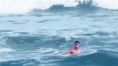 بعد إنقاذ شاب من الغرق.. محافظة الإسكندرية تحذر من مخالفة تعليمات المنقذين