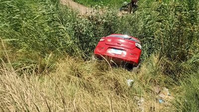 إصابة 9 أشخاص في حادث تصادم تروسيكل وملاكي بالطريق الزراعي في مطاي بالمنيا