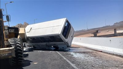إصابة 18 شخصًا في انقلاب ميني باص بطريق الباتروس في شرم الشيخ