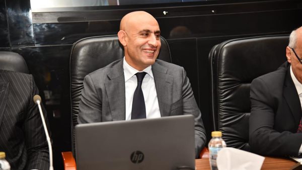 وزير التعليم في البرلمان