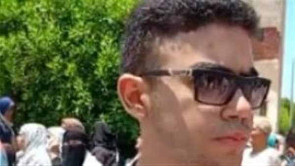 طالب بالثانوية العامة