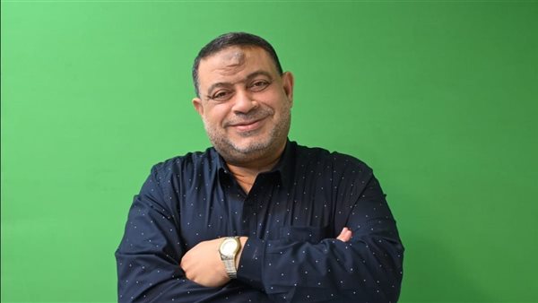 الأستاذ إبراهيم حسن