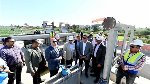 وزير الإسكان ومحافظ بني