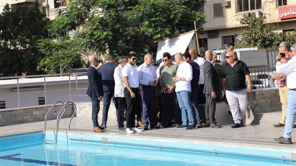 محافظ القاهرة ووزير