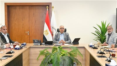 وزير الري يوجه بمواصلة متابعة التغيرات المناخية وتقييم تأثيرها على الشواطئ المصرية 