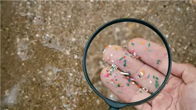 علماء يكتشفون تقنية واعدة لتنقية الدم من البلاستيك الدقيق