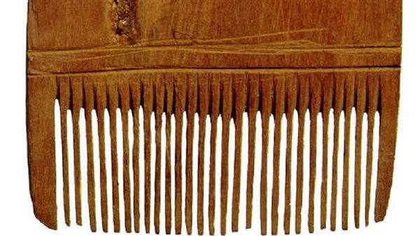 مشط خشبي من الدولة