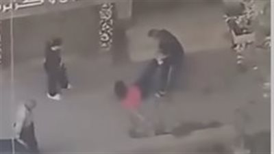 بعد نشر القاهرة 24.. القبض على زوج قيد زوجته وسحلها وسط الشارع بسبب خلافات أسرية بعين شمس