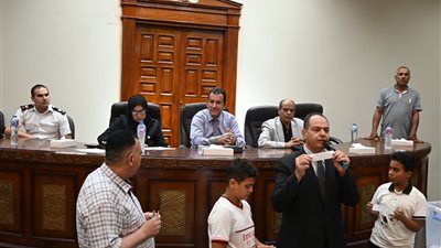 جهاز العاشر من رمضان يجري قرعة علنية لتخصيص 63 كشكًا للفئات الأولى بالرعاية وذوي الهمم