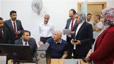 محافظ الوادي الجديد يتابع مشروع تطوير وميّكنة صندوق استصلاح الأراضي