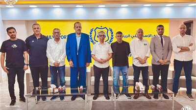الإسماعيلي يقدم مدربه الجديد ميلود حمدي للإعلام 
