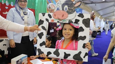 هدايا وكتب بسعر التكلفة في جناح الأزهر بمعرض الإسكندرية للكتاب