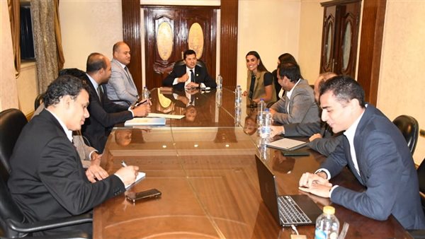 وزير الرياضة مع اتحاد