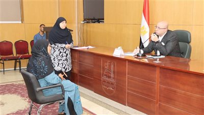 محافظ بني سويف: صرف إعانة منتظمة وتوفير مشروعا صغيرا لأسرة من الأولى بالرعاية