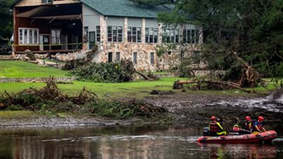 أكثر من 100 قتيل وفقدان العشرات بسبب الفيضانات بـ تكساس