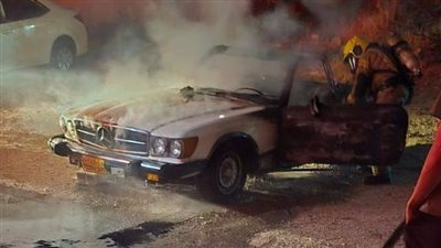 دعا للاعتراف بإسرائيل.. مجهولون يشعلون النيران في سيارة الشيخ الفلسطيني وديع الجعبري