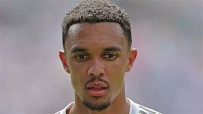 بسبب إصابته.. شكوك حول مشاركة أرنولد بمباراة ريال مدريد وباريس سان جيرمان