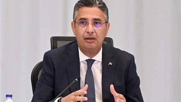 الدكتور شريف فاروق