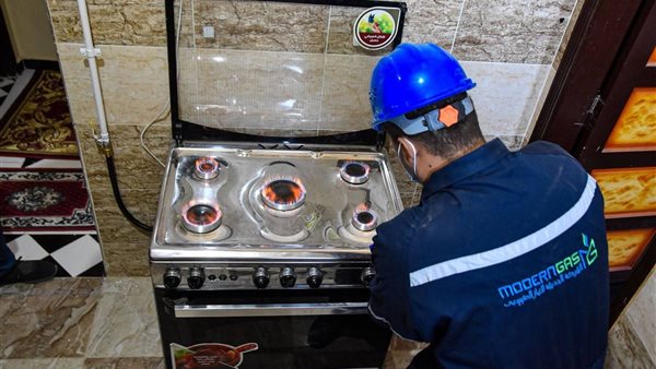 إطلاق أول شعلة غاز