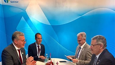 وزير البترول يبحث مع نظيره العراقي سبل تعزيز التعاون المشترك في أنشطة صناعة النفط