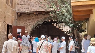 418 سائحا في زيارة للمقدسات الدينية بسانت كاترين