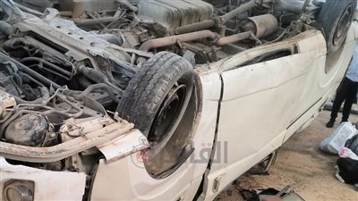 إصابة 10 أشخاص إثر انقلاب ميكروباص على الطريق الزراعي في البحيرة