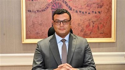 وزير الإسكان يستعرض مع محافظ القاهرة الموقف التنفيذي لعدد من المشروعات 