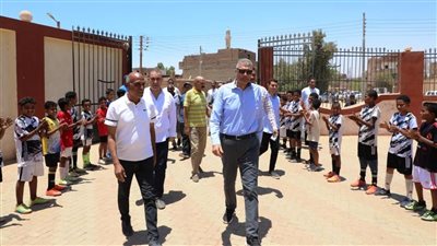 محافظ أسوان يتفقد مشروع مركز شباب النوبيين.. ويؤكد على أهمية تشغيله بالكامل