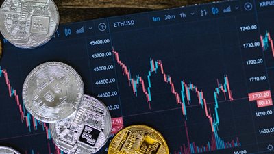 تأجيل محاكمة المتهمين في قضية الإتجار بالعملات المشفرة وممارسة أعمال البنوك دون ترخيص