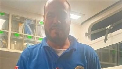 صدفة ما بتتكررش.. سيدة تضع صغيرها الثاني على يد نفس المسعف بعد سنة من ولادة الأول في قنا