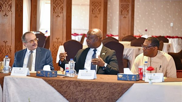 خلال الاجتماع