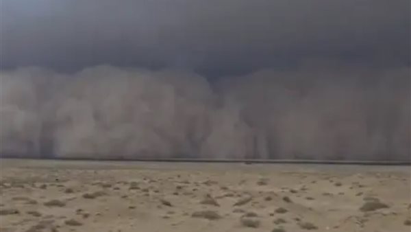 عاصفة رملية تجتاح