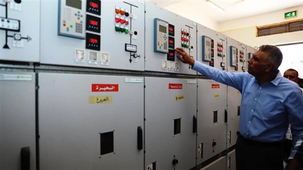 محافظ أسوان