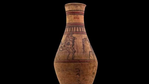  إناء فخاري فريد