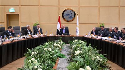 القابضة للنقل تستهدف تحقيق إيرادات بـ 24.6 مليار جنيه خلال العام المالي 2025/2026