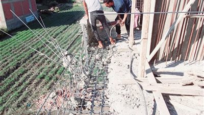 إزالة طابق مخالف بعقار في حي غرب المنصورة تنفيذًا لتوجيهات محافظ الدقهلية