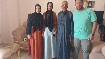 بعد نشر القاهرة 24 قصة تفوقها.. محافظ السويس يزور ندى صابر الأولى على الجمهورية في المدارس الفندقية 