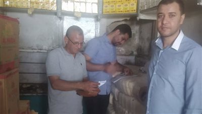 ضبط بقالين تموينيين لبيعهما سلعًا مدعمة في السوق السوداء خلال حملات تموينية بالبحيرة
